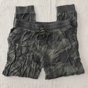 Splendid Women's Small Green Camo Soft-Shell Jogger‎ Pants Pull On Cute Preppy